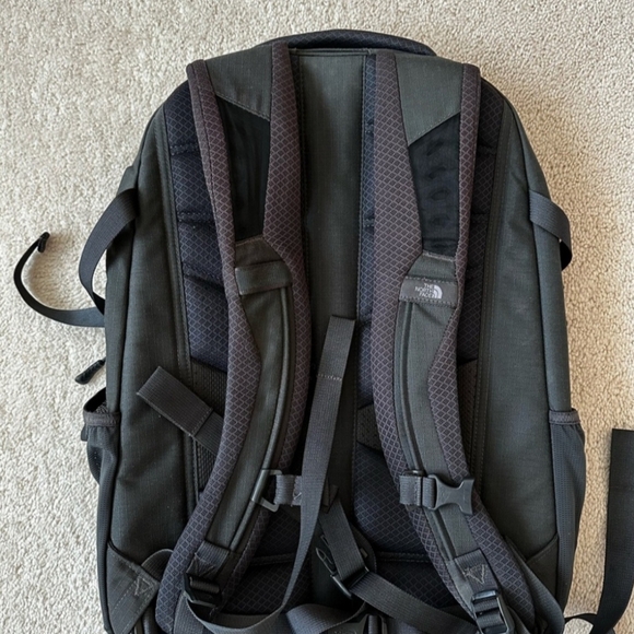The northface recon backpack - Picture 2 of 5